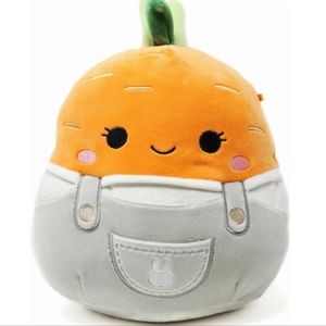 🐣 CAROLEENA 🥕 Carrot in Gray Overalls Easter 2024 Original Squishmallow ☆》NWT《